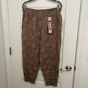Wide elastic waist pants